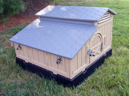 Snap Lock Standard Chicken Coop by Formex