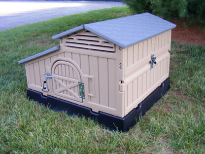 Snap Lock Standard Chicken Coop by Formex