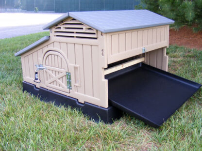 Snap Lock Standard Chicken Coop by Formex